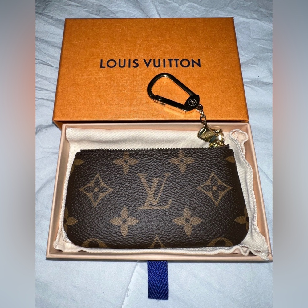 LV Monogram Key Pouch - Picture 3 of 7